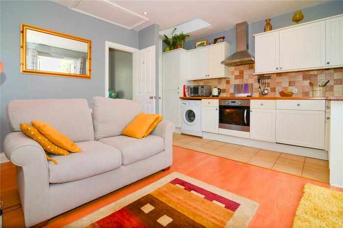 1 Bedroom Flat To Rent In Sandycombe Road, Richmond, TW9