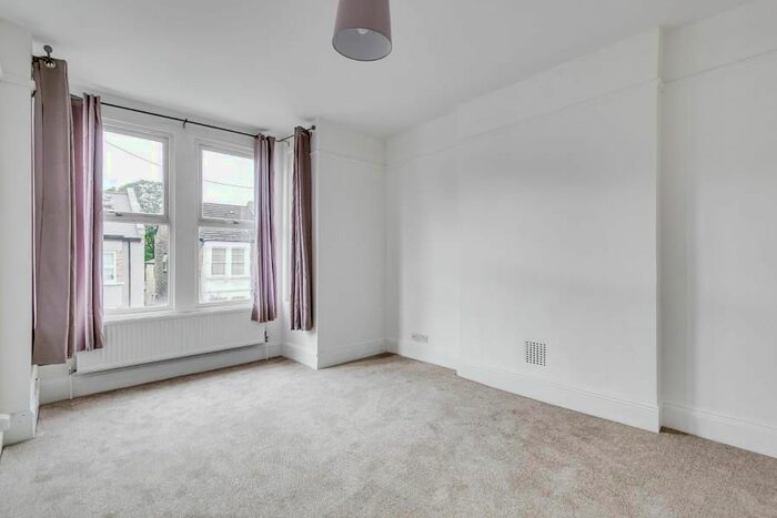 4 Bedroom Flat To Rent In Minet Avenue, London NW10