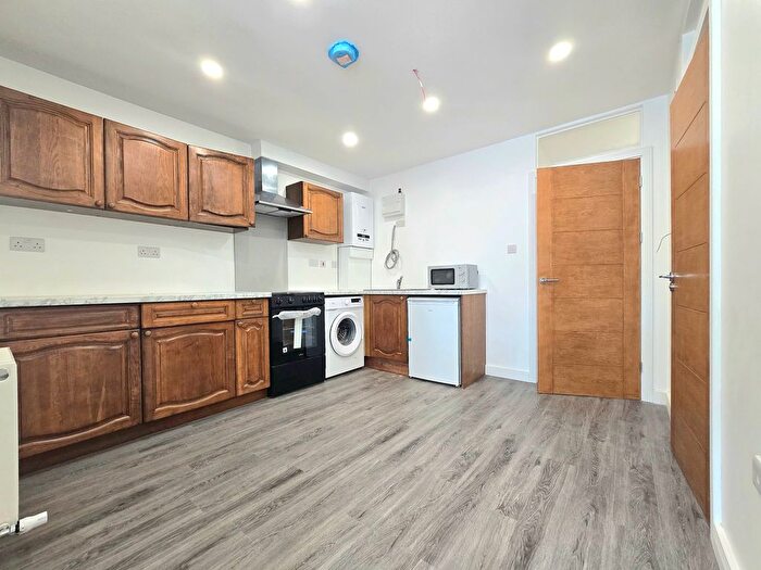 2 Bedroom Flat To Rent In Stafford Road, Croydon, CR0