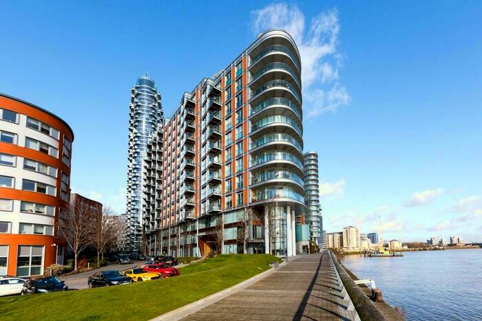 Studio To Rent In New Providence Wharf, Fairmount Avenue, Blackwall, Canary Wharf, London, E14
