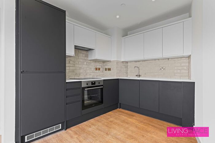 1 Bedroom Flat To Rent In Penthouse Flat, Orla Lodge, High Meads, Harrow, HA1