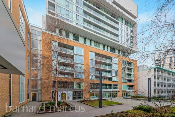 1 Bedroom Flat For Sale In Spectrum Way, Wandworth, London, SW18