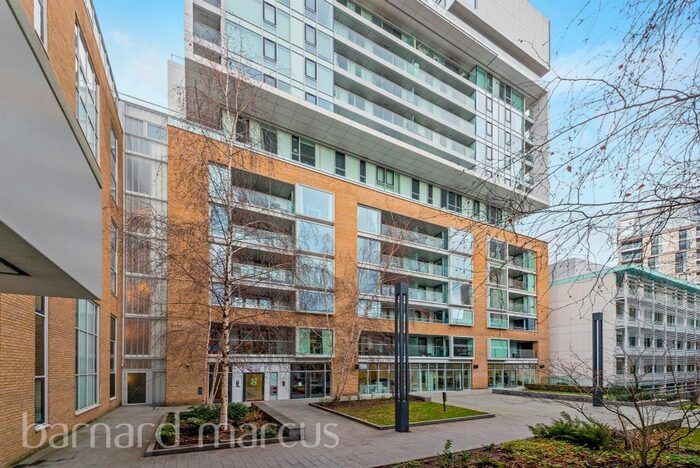 1 Bedroom Flat For Sale In Spectrum Way, London, SW18