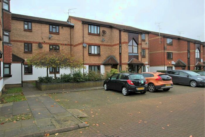 1 Bedroom Flat To Rent In Alliance Close Wembley, HA0