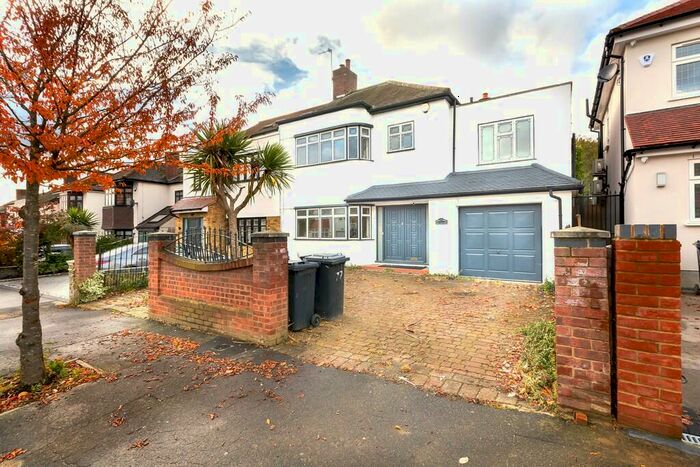 5 Bedroom Terraced House To Rent In High View Road, London, E17