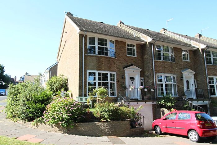 3 Bedroom Semi-detached House For Sale In Beechwood Crescent, Eastbourne, BN20