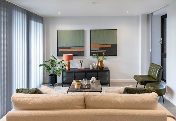 2 Bedroom Flat For Sale In Station Road, London, N17