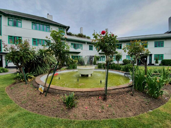 2 Bedroom Apartment To Rent In Elm Park Road, Pinner, HA5