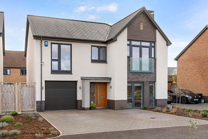 4 Bedroom Detached House For Sale In , Muntjac Drive, Stratford-upon-avon, Warwickshi, CV37