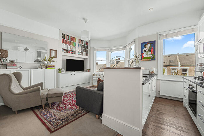1 Bedroom Apartment For Sale In Tressillian Road, London, London, SE4