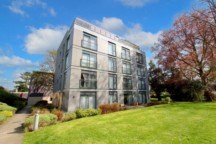 2 Bedroom Flat To Rent In Newsom Place, St Albans, AL1