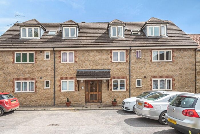 2 Bedroom Flat To Rent In West Way, Cirencester, Gloucestershire, GL7