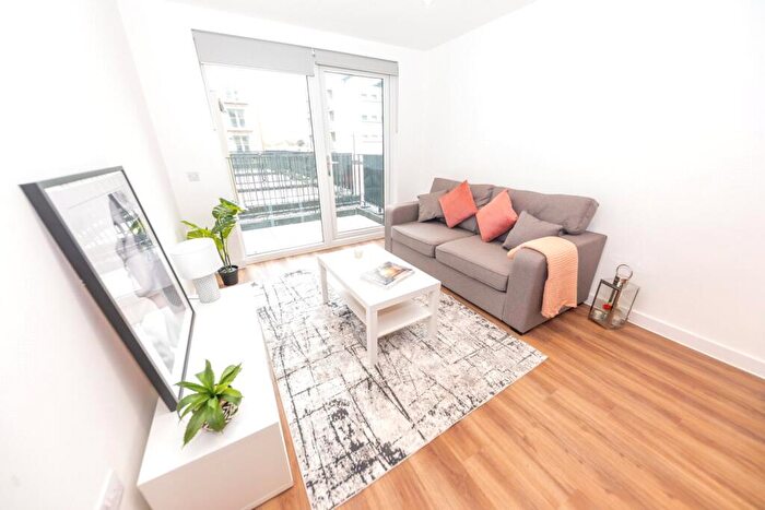 1 Bedroom Flat To Rent In The Gateway, Trafford Road, Salford, M5