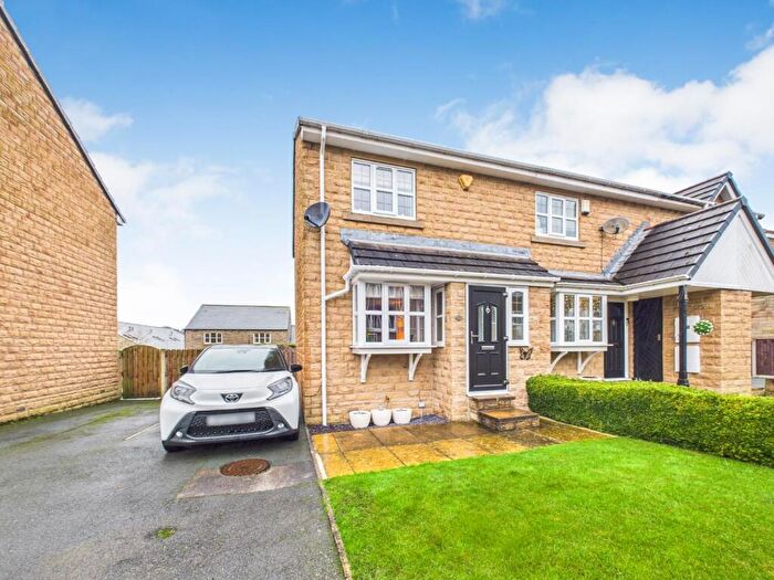 2 Bedroom Town House For Sale In Low Wood, Wilsden, Bradford, BD15