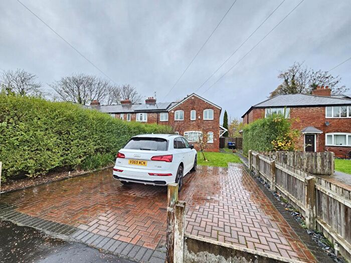 3 Bedroom End Of Terrace House For Sale In Colwyn Avenue, Manchester, M14