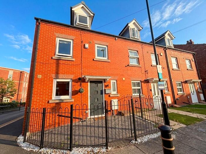 3 Bedroom Town House For Sale In Claremont Street, Failsworth, Manchester, M35