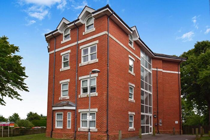 2 Bedroom Apartment For Sale In Upper Avenue, Eastbourne, BN21