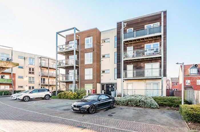2 Bedroom Flat To Rent In Birdwood Avenue Dartford, DA1