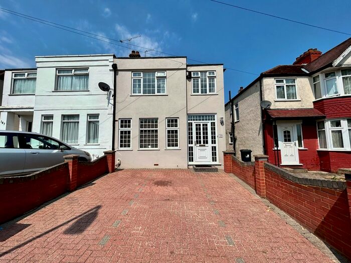 3 Bedroom Property To Rent In Rydal Crescent, Perivale, Greenford, UB6
