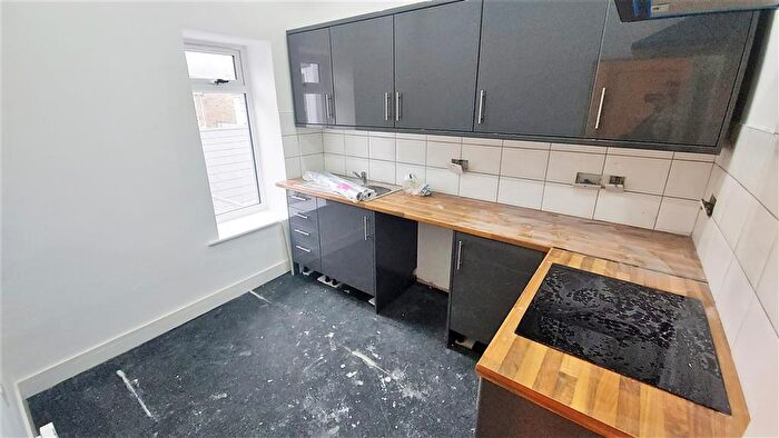 1 Bedroom Flat To Rent In Commercial Street, Risca, Newport, NP11