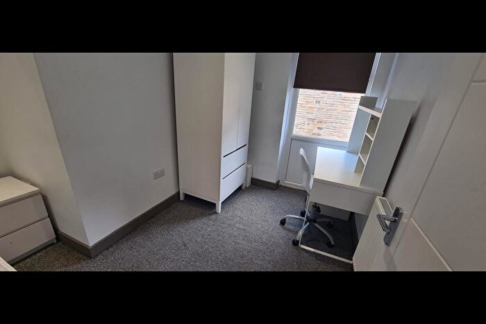 4 Bedroom Detached House To Rent In Lockwood Road, Huddersfield, HD1