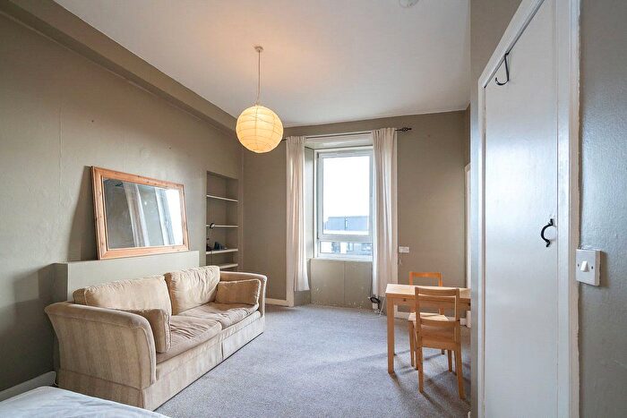 1 Bedroom Flat To Rent In West Montgomery Place, Edinburgh, EH7