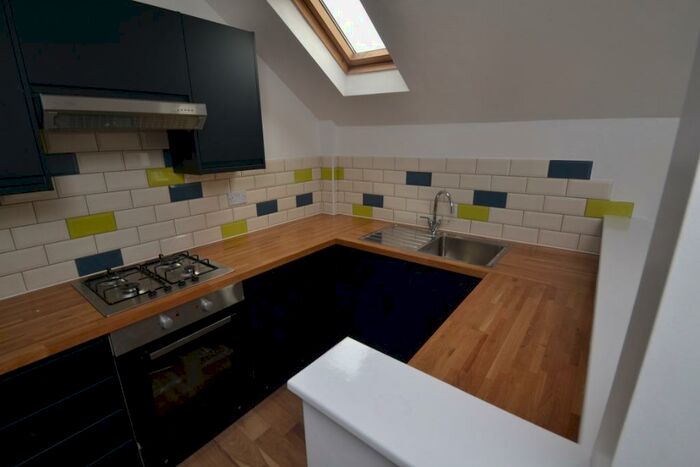 2 Bedroom Flat To Rent In Langford Road, West Didsbury, Manchester, M20