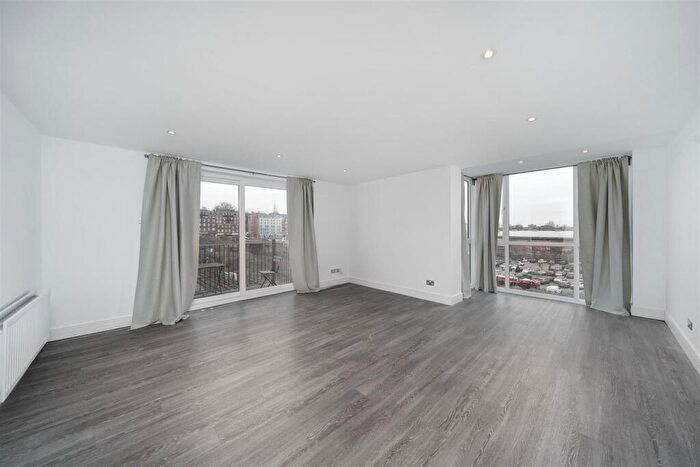 2 Bedroom Apartment To Rent In Rosemont Road, Hampstead, NW3