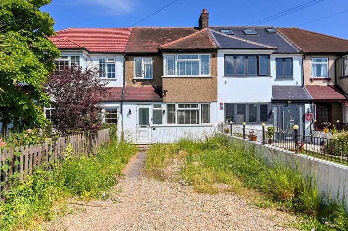 3 Bedroom Terraced House To Rent In Green Lane, New Malden, KT3