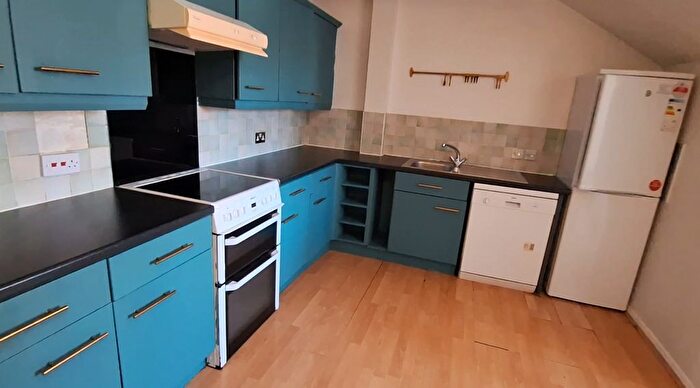 3 Bedroom Flat To Rent In Whitstable Place, Croydon, CR0