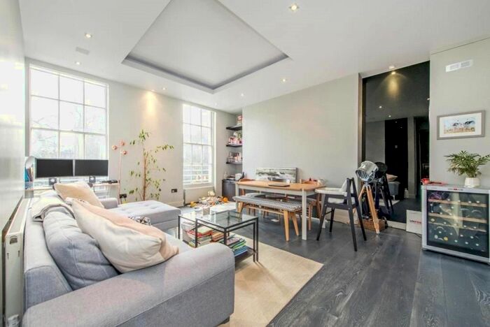 2 Bedroom Flat To Rent In Myddelton Square, London, EC1R