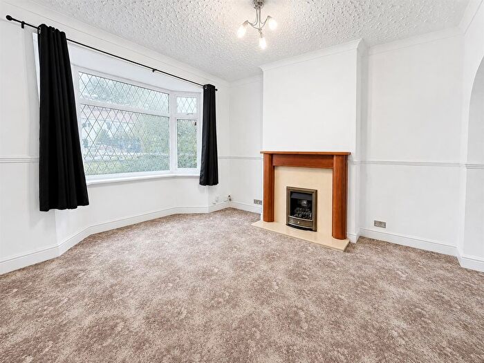 3 Bedroom Semi-Detached House For Sale In Gresham Road, Hounslow, TW3