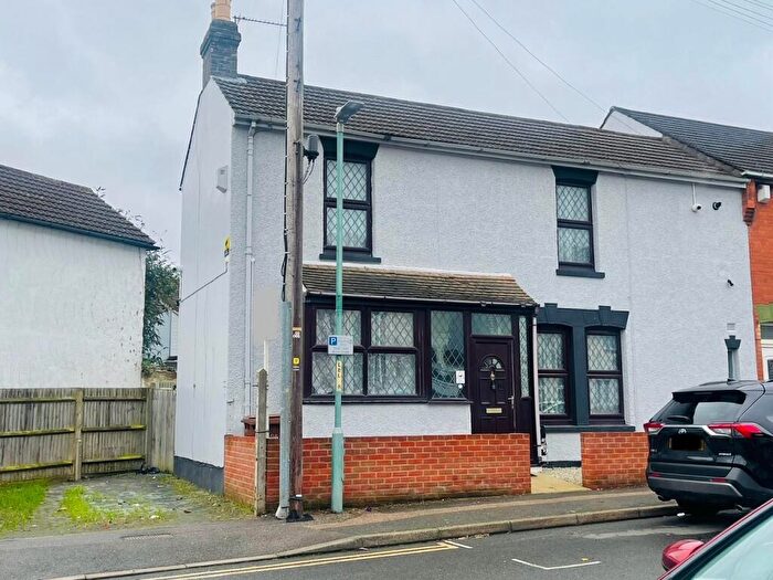 2 Bedroom End Of Terrace House For Sale In Longfellow Road, Gillingham, ME7