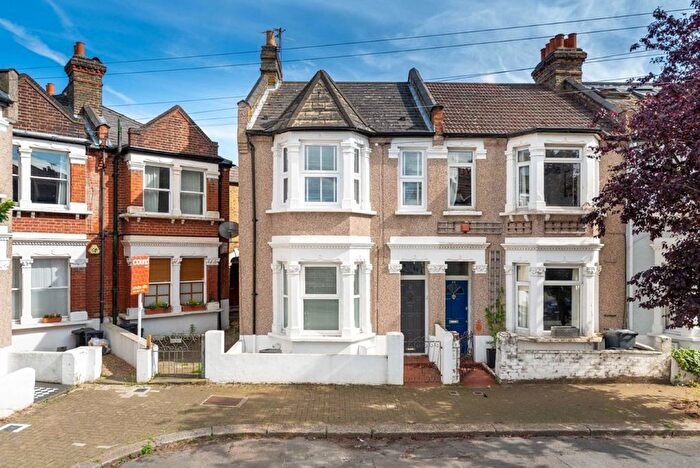 2 Bedroom Flat To Rent In Atheldene Road, Earlsfield, SW18