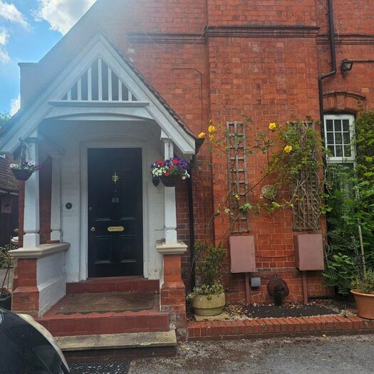 3 Bedroom Flat To Rent In St. Bernards Road, Solihull, B92