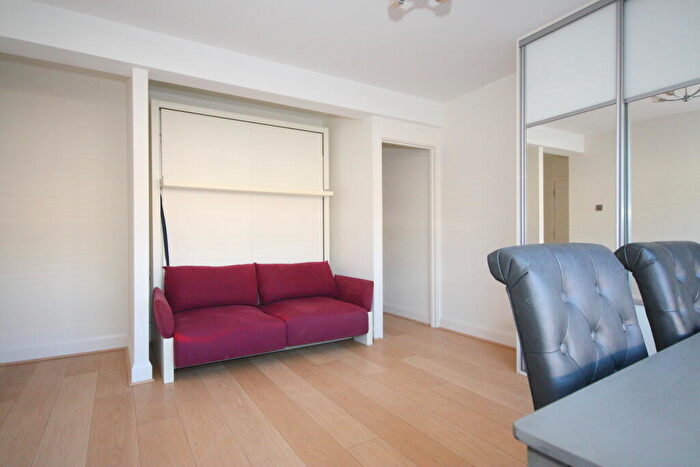 1 Bedroom Flat To Rent In Eastgate House, Guildford, GU1