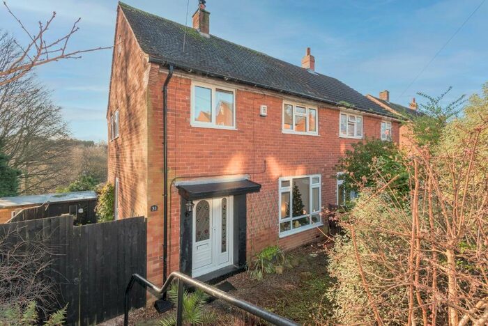 3 Bedroom Semi-Detached House To Rent In Lincombe Bank, Gledhow, Leeds, LS8