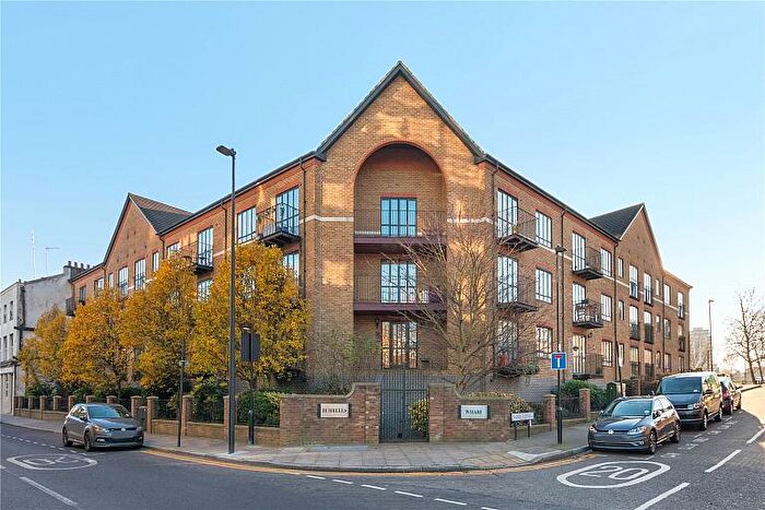 2 Bedroom Flat For Sale In Brunel House, Ship Yard, Canary Wharf, London, E14