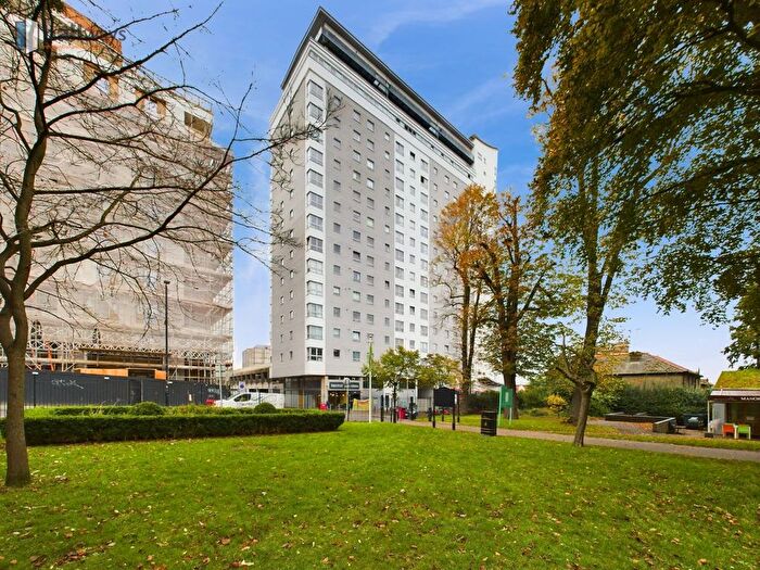 2 Bedroom Flat For Sale In Flat, Aspects, Throwley Way, Sutton, SM1