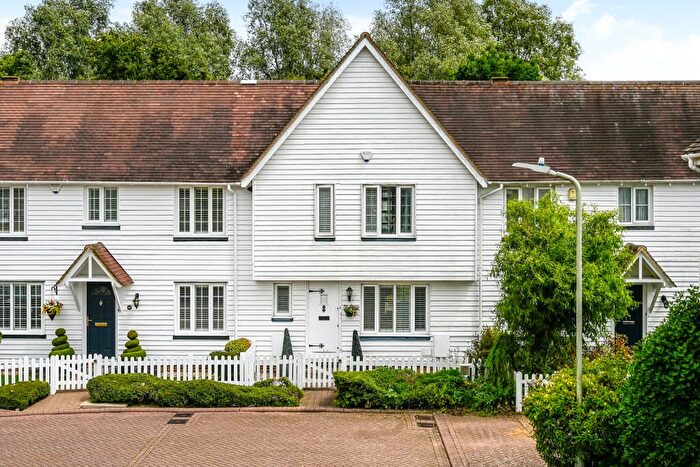 3 Bedroom Terraced House For Sale In Haymakers Lane, Singleton, TN23
