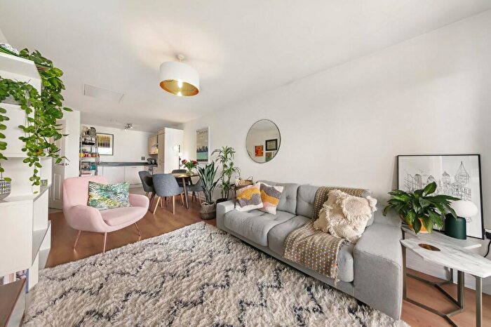 1 Bedroom Apartment To Rent In Worcester Close, London, SE20