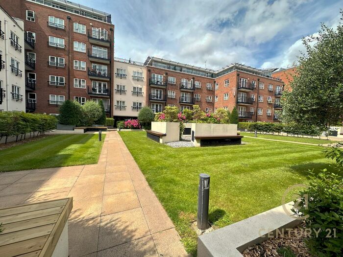 2 Bedroom Flat To Rent In Royal Quarter, Seven Kings Way, Kingston Upon Thames, KT2