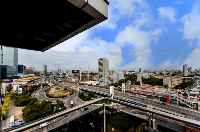 1 Bedroom Flat To Rent In Streamlight Tower, Canary Wharf, London, E14