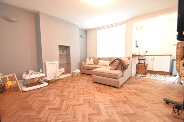 2 Bedroom Flat To Rent In Nightingale Road, Southsea, PO5