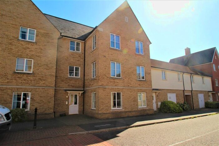 2 Bedroom Flat To Rent In Mortimer Gardens, Colchester, CO4