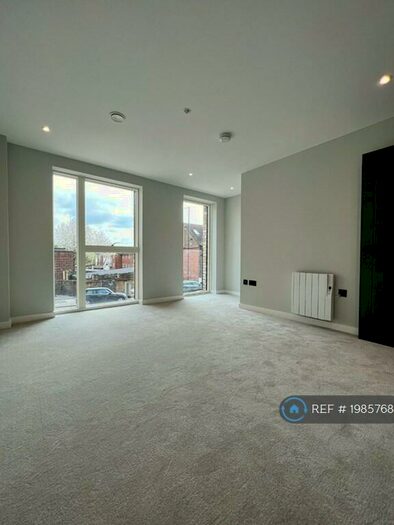 2 Bedroom Flat To Rent In Gladstone Park Gardens, London, NW2