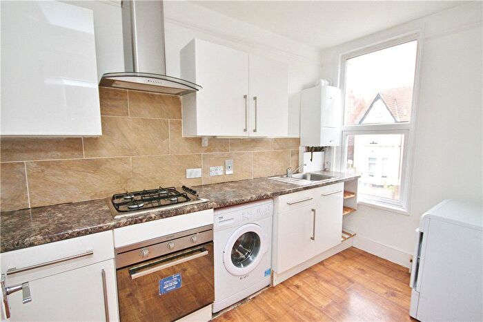 2 Bedroom Flat To Rent In Whitworth Road, London, SE25