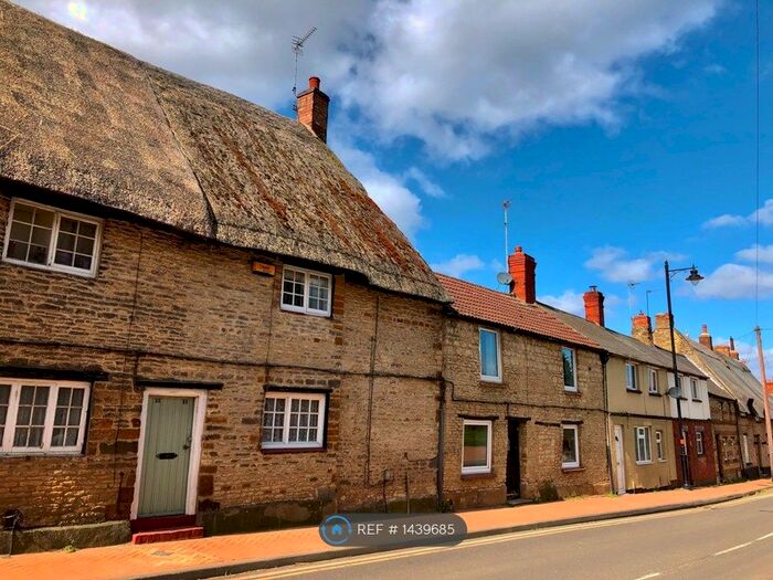 2 Bedroom Terraced House To Rent In High Street, Wellingborough, NN29