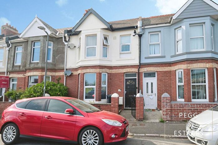 2 Bedroom Flat For Sale In Marnham Road, Torquay, TQ1