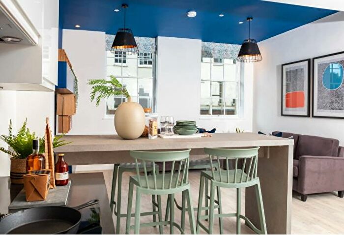 3 Bedroom Flat To Rent In Park Street, Bristol, BS1